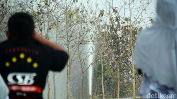 Semburan Air di Sumur Tambang Blora Jadi Wisata Dadakan