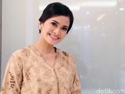 Mandiri Banget! Ersa Mayori Bersihkan Saluran Air di Masa Pandemi