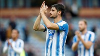 Pemain Huddersfield Town, Christopher Schindler, menjadi bek yang paling banyak kebobolan gol dan menelan kekalahan. Ada  71 gol dan 27 kekalahan. (Foto: Ed Sykes/Reuters)