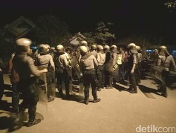 Bentrok Warga di Brebes, Seorang Kades Terluka Lemparan Batu