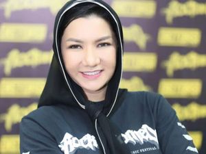 Like Cilegon Like Kukar! Bupati Rita Ikut Jejak Ayah Terjerat KPK Like Cilegon Like Kukar! Bupati Rita Ikut Jejak Ayah Terjerat KPK