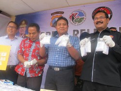 100 Ribu Butir Pil Dobel L Disita, Dua Pengedarnya Diamankan