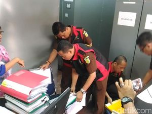 Kantor LPDB KUMKM Digeledah Penyidik Kejati Jatim