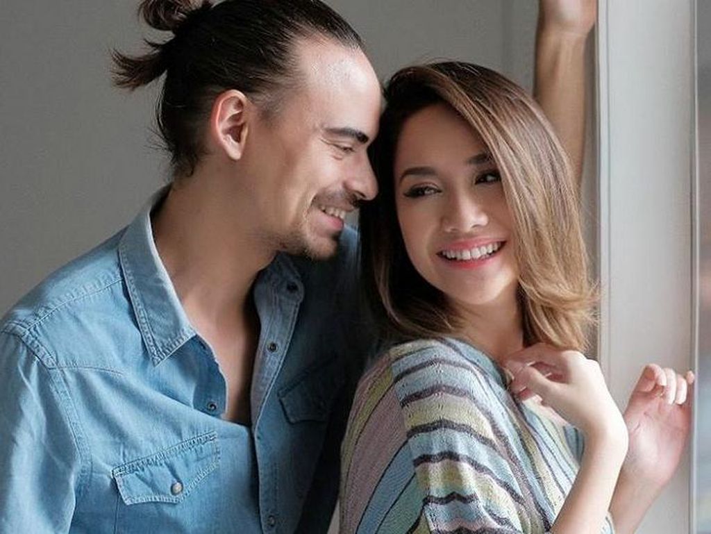 Kenangan BCL soal Romantisnya Sosok Ashraf Sinclair Kenangan BCL soal Romantisnya Sosok Ashraf Sinclair