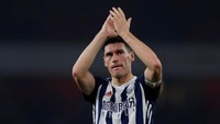 Dilansir detikSport dari berbagai sumber, untuk rekor penampilan terbanyak sepanjang masa dipegang oleh Gareth Barry dengan 653 caps. Barry pernah bermain di banyak klub seperti Aston Villa, Man City, Everton, dan West Brom (Reuters)
