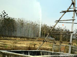 Warga Mengaku Pusing Karena Aroma Semburan Air di Sumur Tambang Blora Warga Mengaku Pusing Karena Aroma Semburan Air di Sumur Tambang Blora
