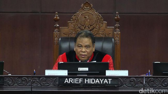 Berita Hakim MK Ingatkan Saksi NasDem: Jangan Sumpah Palsu, Bisa Dipidana! Rabu 17 April 2024