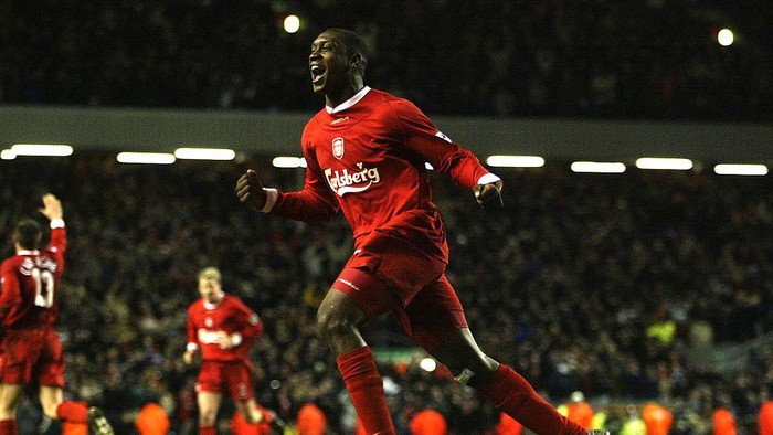 Penampilan, Emile Heskey, 2003  Emile Heskey of Liverpool celebrates after scoring the equalising goal during the Liverpool v Arsenal FA Barclaycard Premiership match at Anfield on January 29, 2003 in Liverpool, England. (Photo by Gary M. Prior/Getty Images)