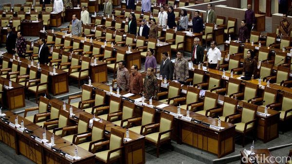 357 Anggota DPR Absen di Paripurna Pansus Angket KPK