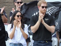 Kerajaan Inggris Umumkan Pangeran Harry & Meghan Markle Resmi Bertunangan