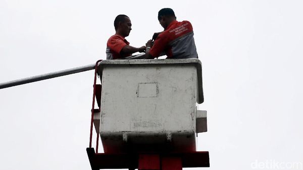 Perbaikan Penerangan Jalan Umum