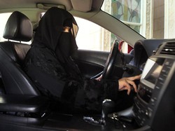 Reaksi Negatif Pria Arab Saudi untuk Wanita yang Boleh Mengemudi