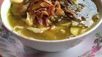 Hangatkan Badan dengan Sarapan 6 Racikan Soto Ayam yang Enak Ini