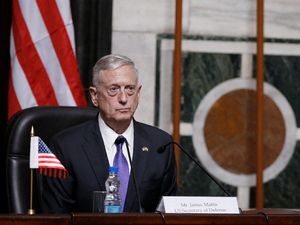 6 Roket Jatuh Dekat Bandara Afghanistan Usai Menhan AS Mendarat