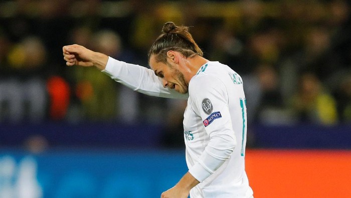 Sinar Bale di Signal-Iduna Park