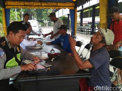 Tekan Angka Kecelakaan, Dishub Jatim Razia Kendaraan