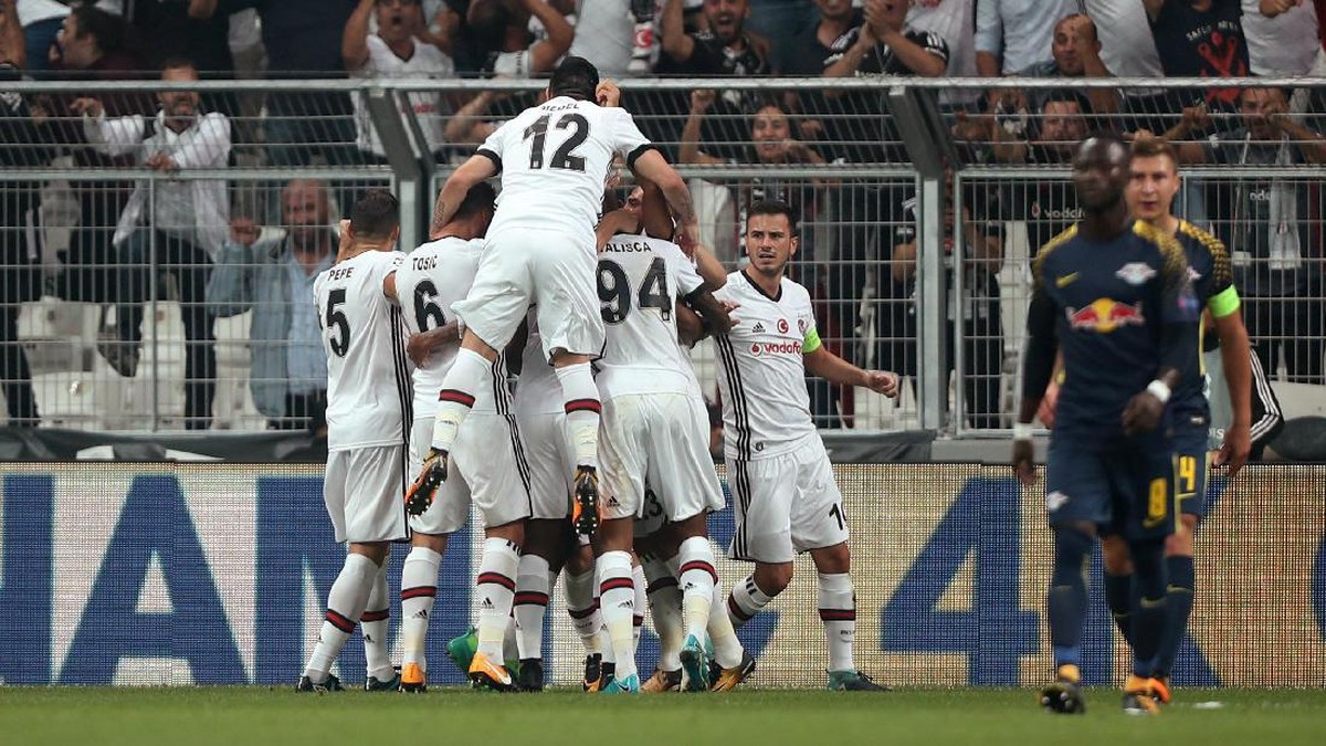 Besiktas menang 2-0 atas RB Leipzig. Foto: Osman Orsal/Reuters