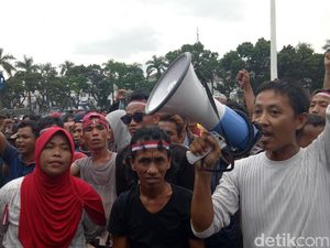 Sopir Angkot Geruduk Kantor Gubernur Sumsel Tolak Angkutan Online