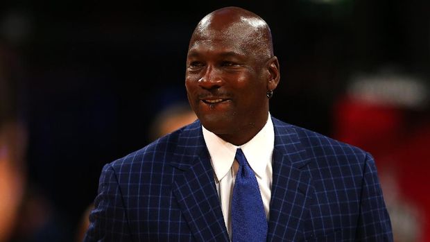 TORONTO, ON - FEBRUARY 14: NBA hall of famer and Charlotte Hornets owner Michael Jordan walks off the court during the NBA All-Star Game 2016 at the Air Canada Centre on February 14, 2016 in Toronto, Ontario. NOTE TO USER: User expressly acknowledges and agrees that, by downloading and/or using this Photograph, user is consenting to the terms and conditions of the Getty Images License Agreement.   Elsa/Getty Images/AFP