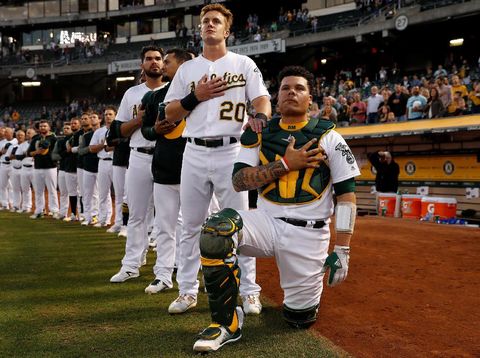 Bruce Maxwell jadi pemain pertama MLB yang melakukan protes.