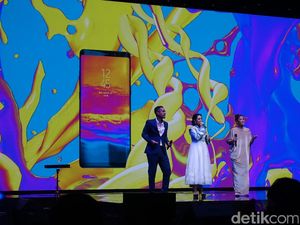 Aksi Dian Sastro dkk Sambut Kedatangan Galaxy Note 8