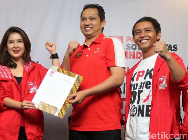 Mantan Atlet Bulutangkis Hariyanto Arbi Daftar Caleg PSI