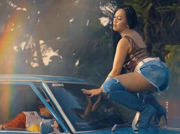 Ini Goyangan Denada yang Disebut Vulgar di Video Klip De Nada