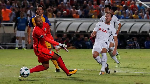 Harry Kane siap mencetak gol di laga ketiga Liga Champions 2017.