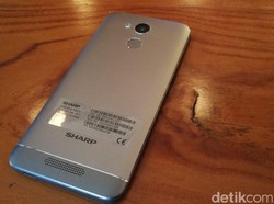 Sharp: Teknologi Layar Jadi Tren Smartphone Tahun Depan