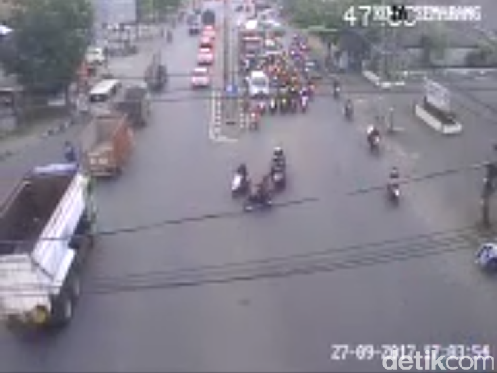 Selama 2 Hari, e-Tilang di Semarang Pantau 130 Pelanggaran Lalin Selama 2 Hari, e-Tilang di Semarang Pantau 130 Pelanggaran Lalin