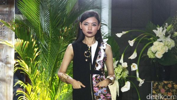 Foto: Koleksi Batik Kudus yang Kekinian Karya 11 Desainer Indonesia