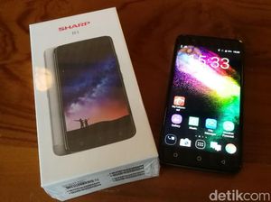 Sharp Mau Alon-alon Asal Kelakon Jualan Smartphone