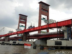 Jalur LRT di Samping Jembatan Ampera Tersambung, Terlihat Elok