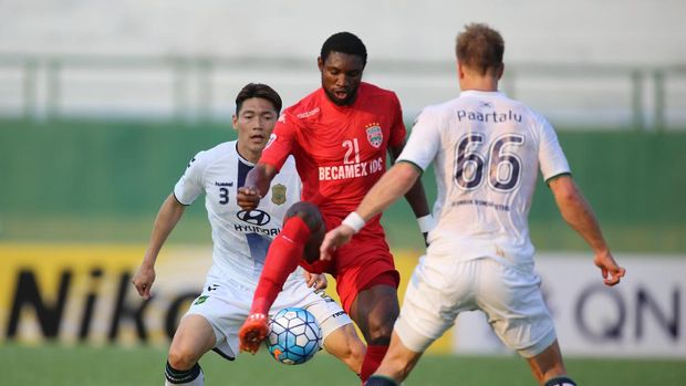 Peraih dua kali juara Liga Champions Asia, Jeonbuk Hyundai, dikalahkan Buriram United 2-3. (