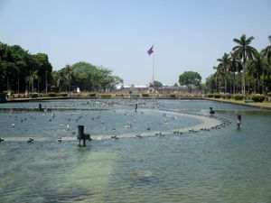 Pagi Syahdu di Rizal Park Filipina