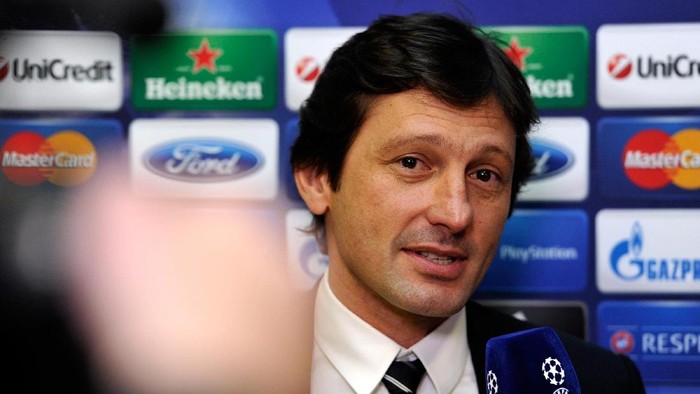 Leonardo Araujo NYON, SWITZERLAND - MARCH 15: Leonardo, Paris Saint-Germain Sporting Director gives an interview after the UEFA Champions League quarter finals draw at the UEFA headquarters on March 15, 2013 in Nyon, Switzerland. (Photo by Harold Cunningham/Getty Images)