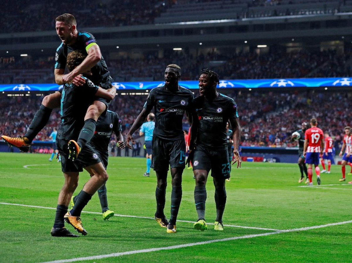 Pemain Chelsea merayakan gol di menit-menit akhir ke gawang Atletico Madrid (Foto: Jason Cairnduff/Reuters)
