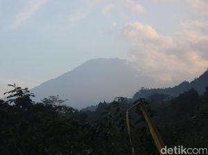 Pengungsi Gunung Agung Bertambah, BNPB: Warga Masih Merasa Takut