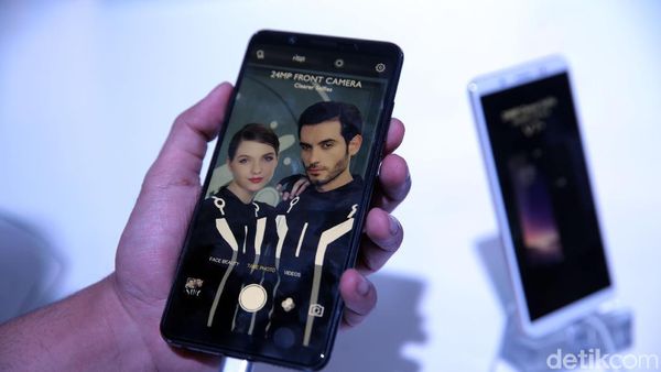 Ini Dia Vivo V7+ yang Mewah
