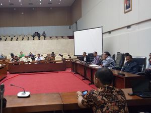 Korban First Travel Minta F-PAN Dampingi Mereka di Sidang PKPU Besok Korban First Travel Minta F-PAN Dampingi Mereka di Sidang PKPU Besok