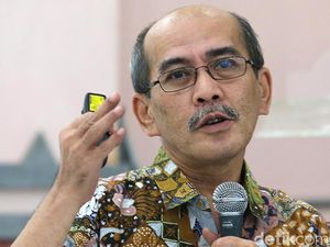 Faisal Basri Ungkap Smelter RI Dibanjiri TKA China, Gajinya Tembus Rp 54 Juta