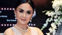 Makin Cantik di Usia 45 Tahun, Lihat Momen Yuni Shara dengan Makanan Favoritnya