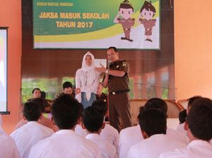 Jaksa Masuk Sekolah, Program Kejari agar Pelajar Melek Hukum Jaksa Masuk Sekolah, Program Kejari agar Pelajar Melek Hukum