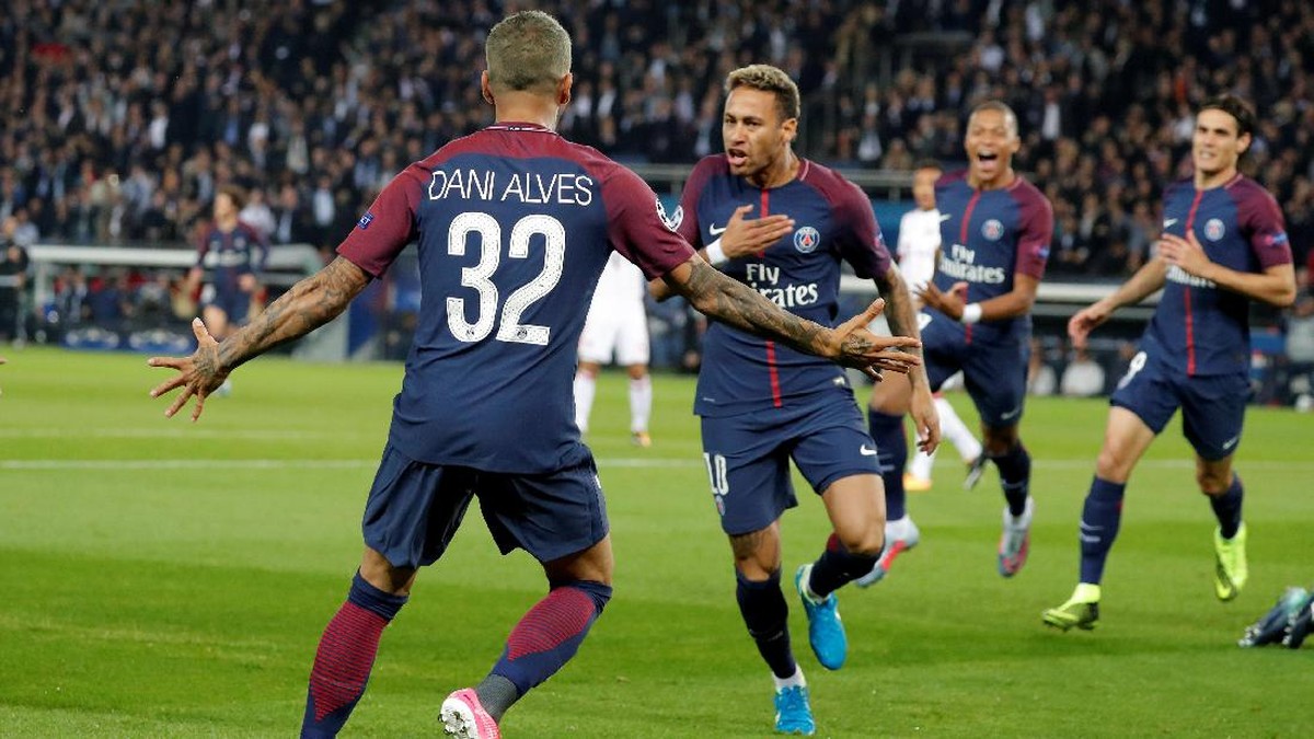 Neymar, Kylian Mbappe, dan Dani Alves dinilai memberi dampak besar terhadap PSG (Foto: Charles Platiau/Reuters)
