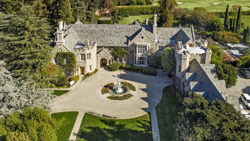 Playboy Mansion, Properti Mewah Warisan Hugh Hefner Playboy Mansion, Properti Mewah Warisan Hugh Hefner