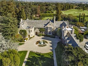 Playboy Mansion, Properti Mewah Warisan Hugh Hefner