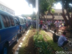 Sopir Angkutan Kota Magelang Mogok Kerja Pagi Ini