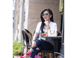 Syahrini Klaim Keluarkan Rp 200 Juta untuk Umrah dengan First Travel