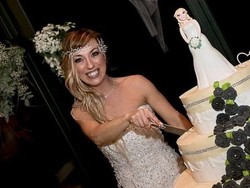 Tak Dapat Jodoh di Usia 40 Tahun, Wanita Italia Nikahi Diri Sendiri