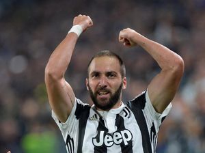 Higuain Membungkam Kritik